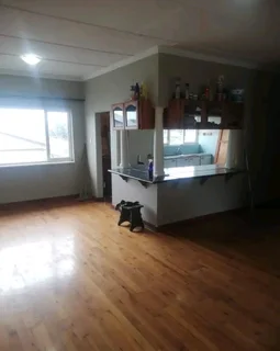 3 bedroom House for rent in Umbilo. Shared property with 2 other outbuildings .