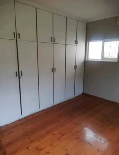 3 bedroom House for rent in Umbilo. Shared property with 2 other outbuildings .