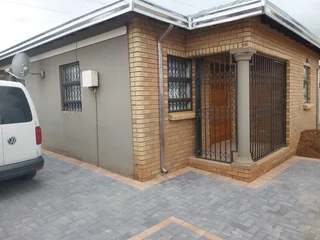 Garage Available in Soweto