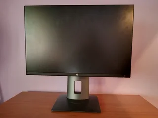3x Computer Fhd Lcd/led Monitors Hp 24inch Dell 22inch Samsung 24inch Neg. Read The Description !!