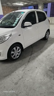 2016 Hyundai i10 Hatchback -  Low mileage 64 000 kms - Lady Owner /Driver  - PH: 071 440 6829