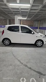 2016 Hyundai i10 Hatchback -  Low mileage 64 000 kms - Lady Owner /Driver  - PH: 071 440 6829