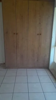 Granny flat for rent: 2401 Albertina Sisulu Rd, Florida, Roodepoort