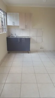 SLOVOVILLE-HOUSE:1 BEDROOM,1 BATHROOM, OPEN PLAN KITCHEN &amp; LOUNGE DINING ROOM