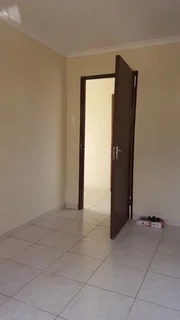 SLOVOVILLE-HOUSE:1 BEDROOM,1 BATHROOM, OPEN PLAN KITCHEN &amp; LOUNGE DINING ROOM