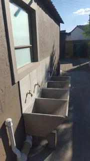 SLOVOVILLE-HOUSE:1 BEDROOM,1 BATHROOM, OPEN PLAN KITCHEN &amp; LOUNGE DINING ROOM