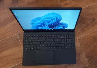 **WARRANTY OCT 2026** Dell Vostro 3520 i5 11th gen 8gb ram 256gb ssd.