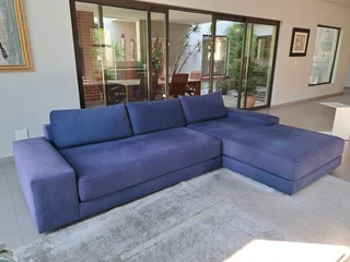 Corner sofa with day bed