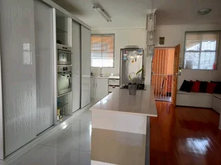 1&amp; Half Bedroom for sale in Musgrave