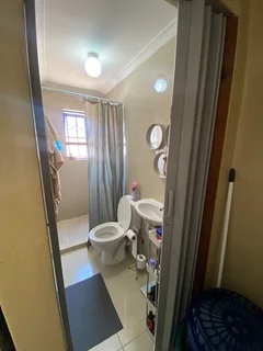 A room with an en-suite to rent