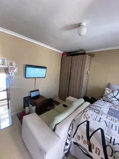 A room with an en-suite to rent