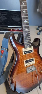 PRS SE black sub burst with gigbag