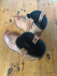 Women’s Genuine Leather Cowboy Boots – Size 9 (US) / 7 (UK/SA)