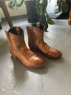 Women’s Genuine Leather Cowboy Boots – Size 9 (US) / 7 (UK/SA)