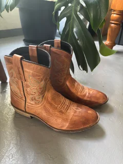 Women’s Genuine Leather Cowboy Boots – Size 9 (US) / 7 (UK/SA)