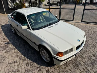 1994 BMW 325i E36 Coupe