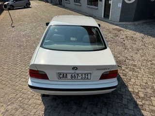 1994 BMW 325i E36 Coupe