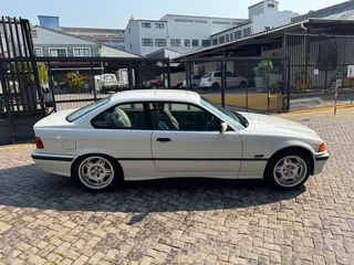 1994 BMW 325i E36 Coupe