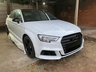 Bargain: Audi A3 8v2 Grill &amp; Badge