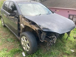 Bargain: 2006 VW Golf 5- 1.6i