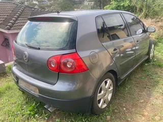 Bargain: 2006 VW Golf 5- 1.6i