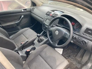 Bargain: 2006 VW Golf 5- 1.6i