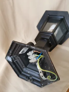 outside pillar mount light fitting