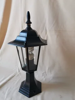 outside pillar mount light fitting