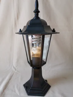 outside pillar mount light fitting