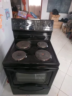 Univa 4 Plate Stove and oven