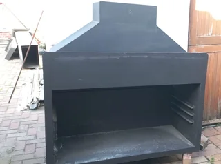 Braai 1200mm with chimney and cowl