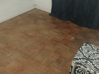 Outside room with own kitchen Section in klipkop Parow R3500