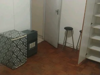 Outside room with own kitchen Section in klipkop Parow R3500