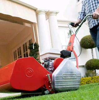 Lawn mower self driver