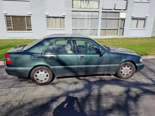 1997 Mercedes-Benz C-Class Sedan C220 Automatic For Sale