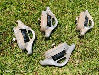 Nissan Navara D40 Bin lock down points/hooks