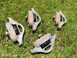 Nissan Navara D40 Bin lock down points/hooks