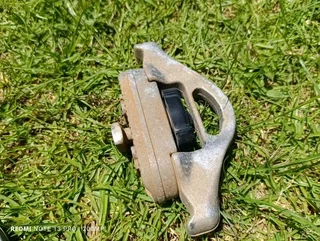 Nissan Navara D40 Bin lock down points/hooks