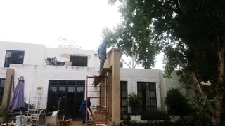 I do bricklaying,plastering,tiling,painting,paving