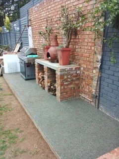 I do bricklaying,plastering,tiling,painting,paving