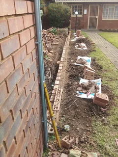 I do bricklaying plastering tiling paving and painting