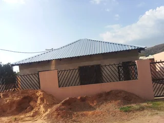 I do bricklaying plastering tiling paving and painting