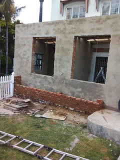 I do bricklaying plastering tiling paving and painting