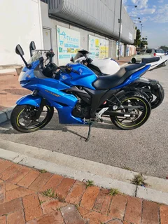 Suzuki gizer 150cc R23900