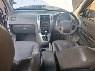HUYNDAI TUCSON 2LITER PETROL R47900 NOT NEGOTIABLE CONTACT 0828990430