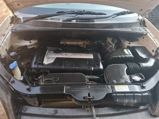 HUYNDAI TUCSON 2LITER PETROL R47900 NOT NEGOTIABLE CONTACT 0828990430