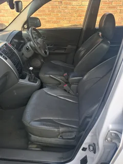 HUYNDAI TUCSON 2LITER PETROL R47900 NOT NEGOTIABLE CONTACT 0828990430