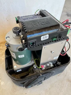 ET Nice Drive 600 gate motor - excellent condition