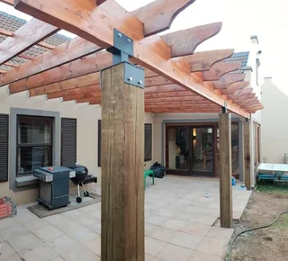 carpenter- we are looking for carpentry work  0719564559