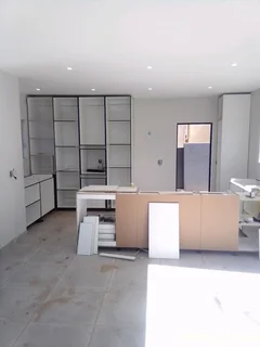 carpenter- we are looking for carpentry work  0719564559